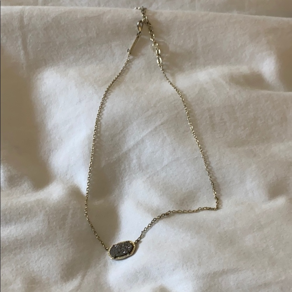Kendra Scott necklace